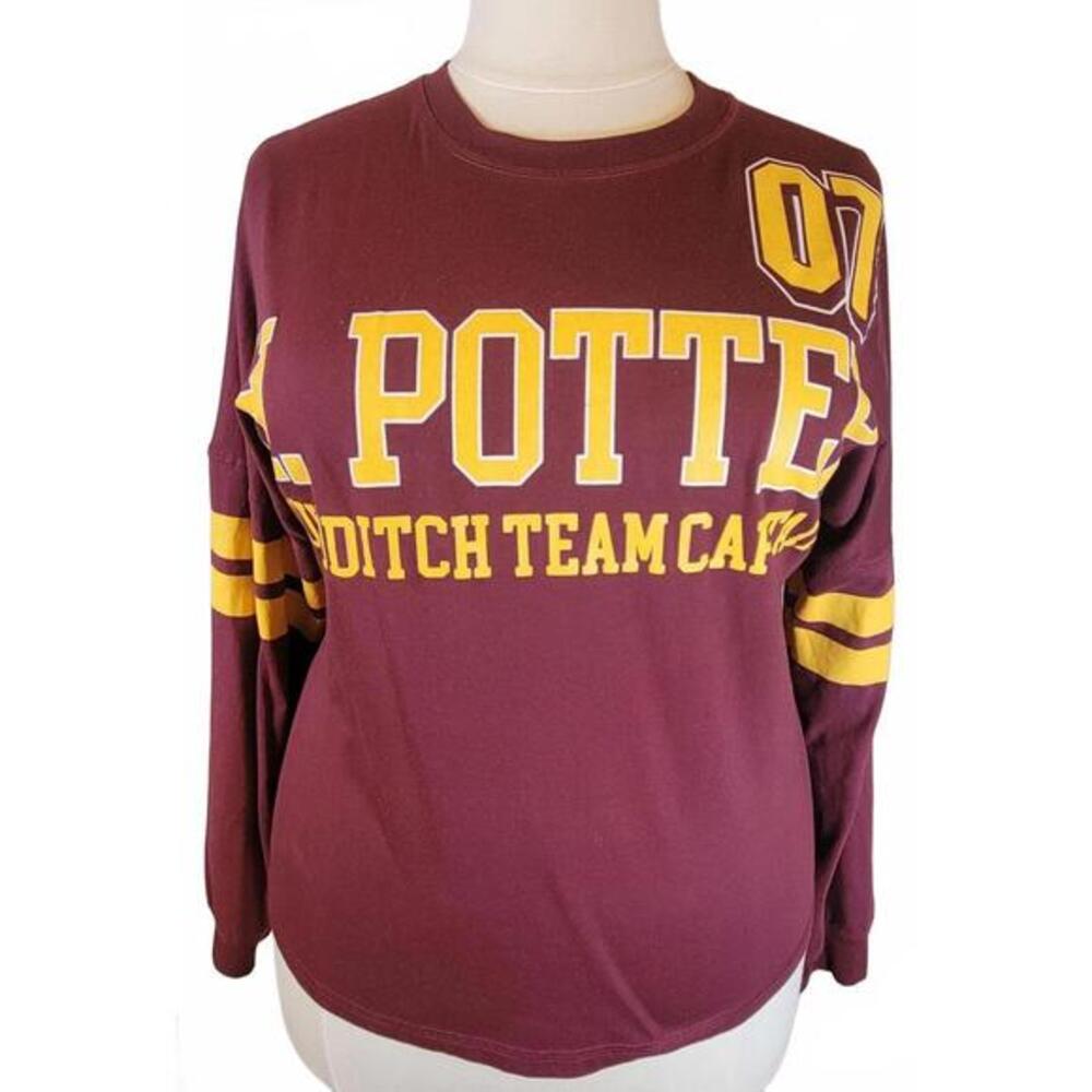 Wizarding‎ World Gryffindor Quidditch Team Captain Women's Tshirt XL